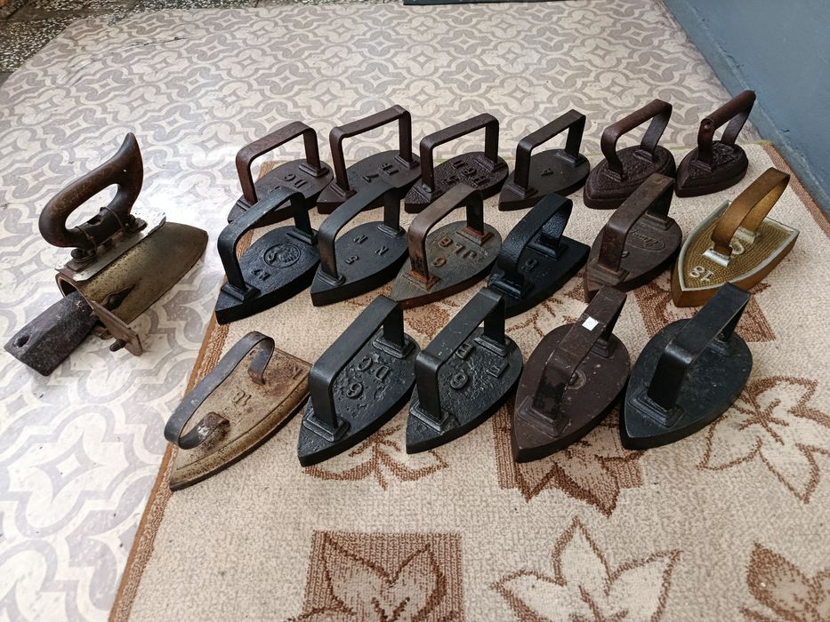 Лот Стари чугунени ютии