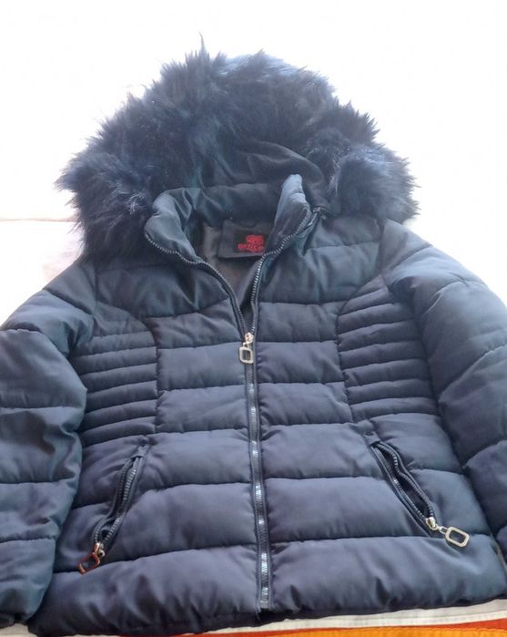 Продавам зимно яке