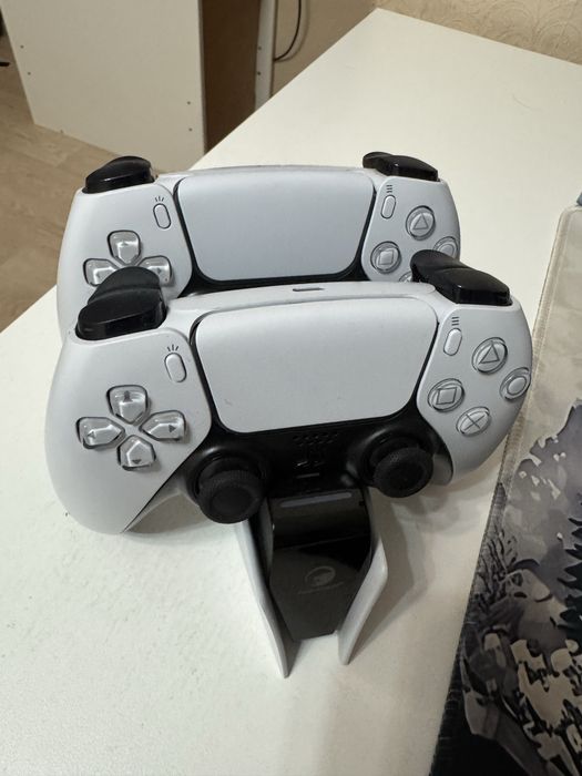 Продам PS5 игровая приставка