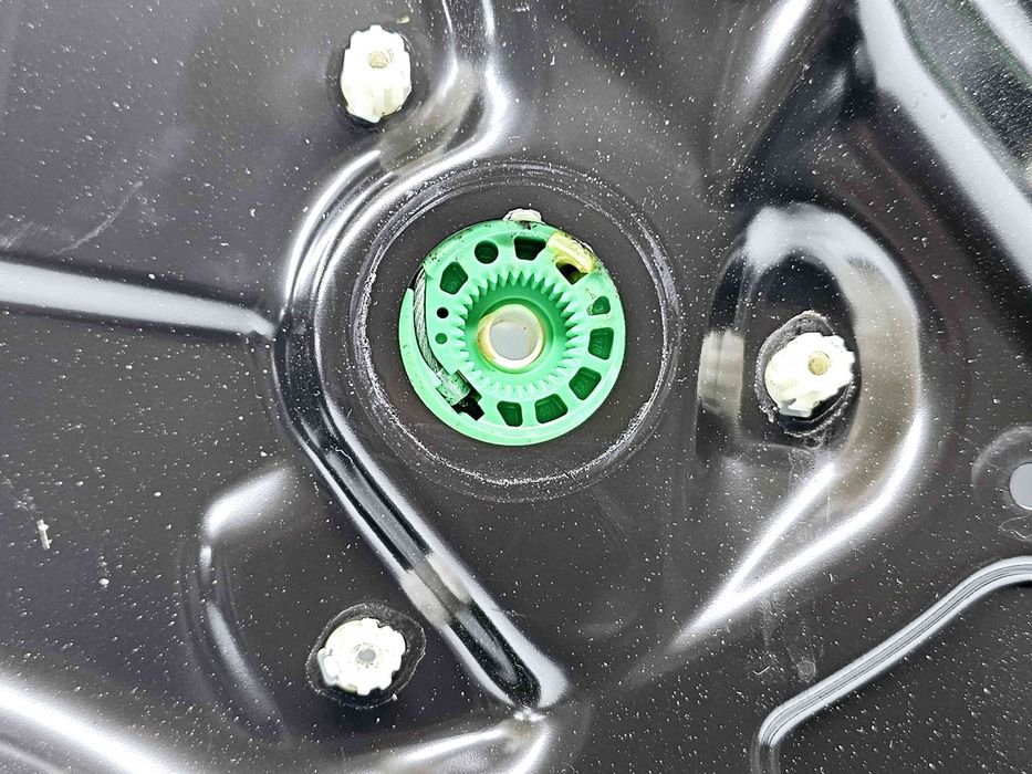 Macara electrica geam dreapta spate Volkswagen Passat B7 (362) [Fabr 2