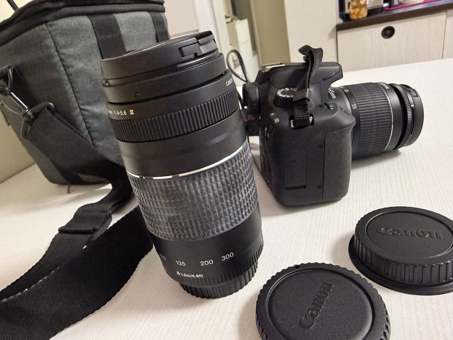 Canon EOS 4000D + 75-300mm и 18-55mm обективи Без забележки