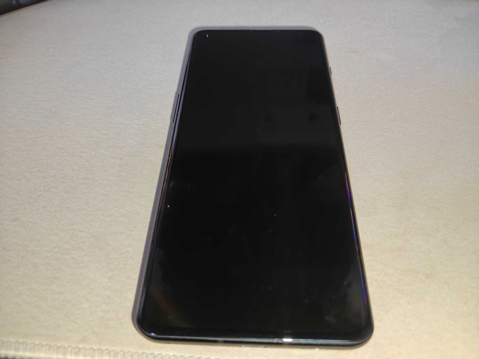 One plus 10 pro 12GB RAM | 256 GB памет