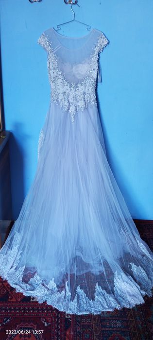 Вечерное платье очень красиво