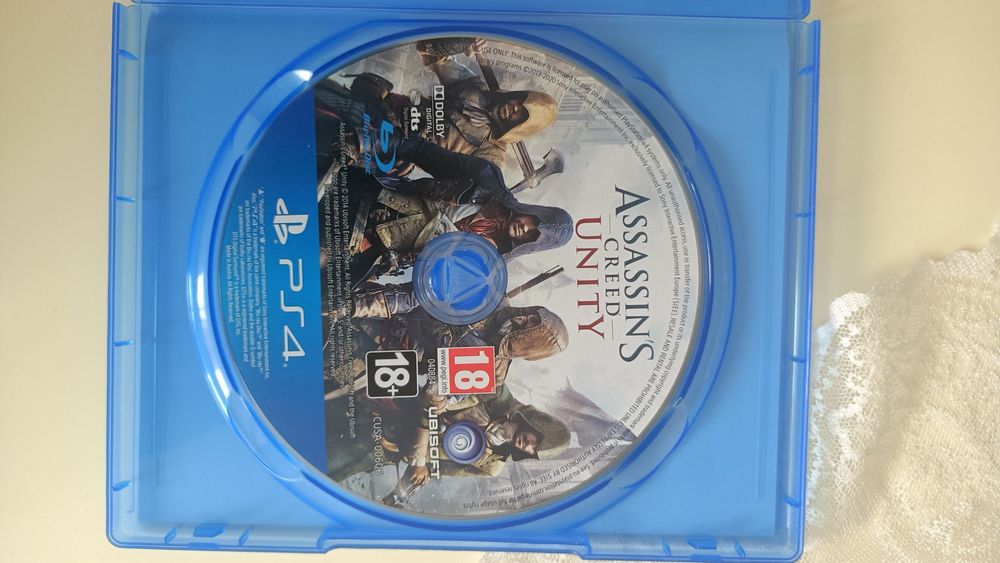 Игра за пс4- Assassin's creed unity