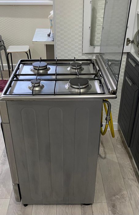 Продам газовую плиту