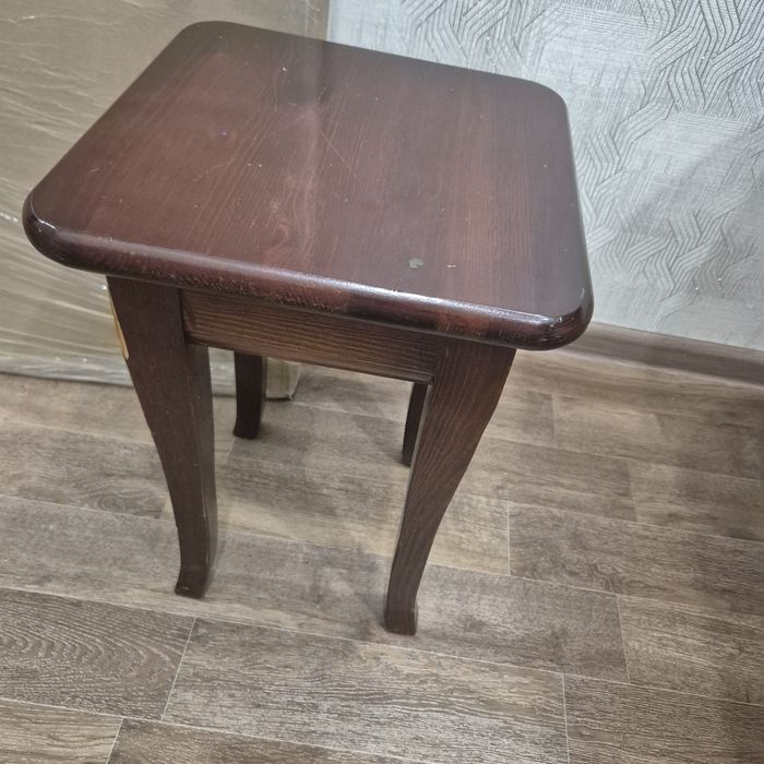 Продам  стол со стульями