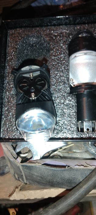 Продам линзированные лампы Н4 для автомобиля