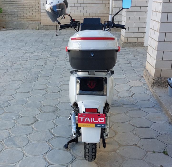 Продаеться электрическый мопед