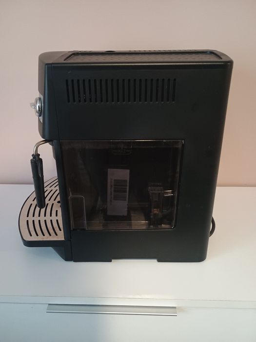 Автоматична кафемашина DeLonghi Magnifica ESAM3000.B.