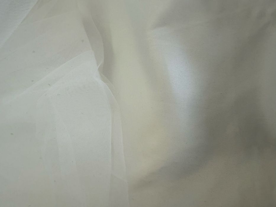 Нарядное белое платье