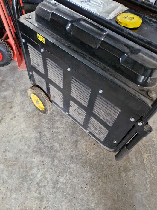 Generator pe benzina