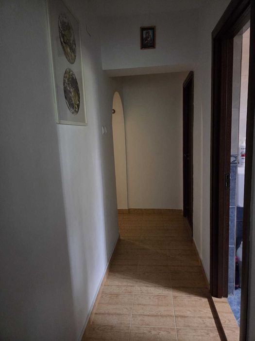 Apartament de vanzare cu 3 camere Pajura