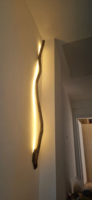Стенни лампи ръчна изработка
Светилници от естествено дърво с LED осветление 220V.
Топла и приятна светлина, модерен и уютен дизайн.
Подходящи за дом,