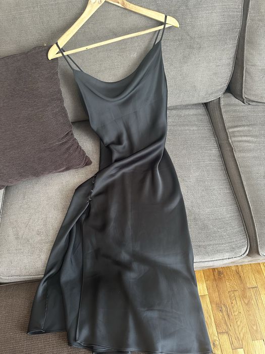 сатенена рокля ZARA