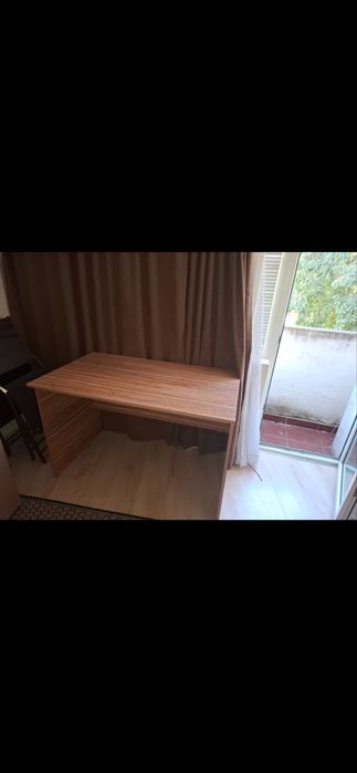 Продавам голямо бюро 120/70