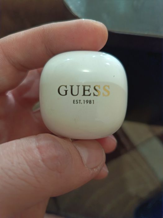 Bluetooth слушалки Guess