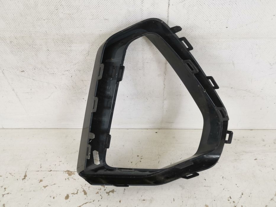 Рамка За Решетка Фар Предна Дясна Ауди Q3 / Audi Q3 Оригинална В Добро