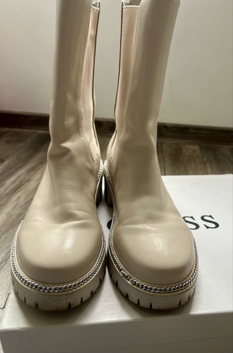 Уникални кожени боти Guess