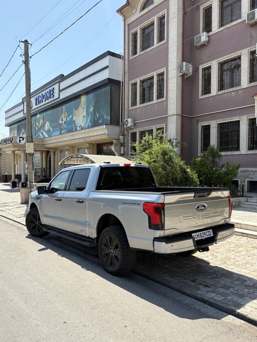 Ford F-150 Lightning EV 520km 4x4 Dual Motor