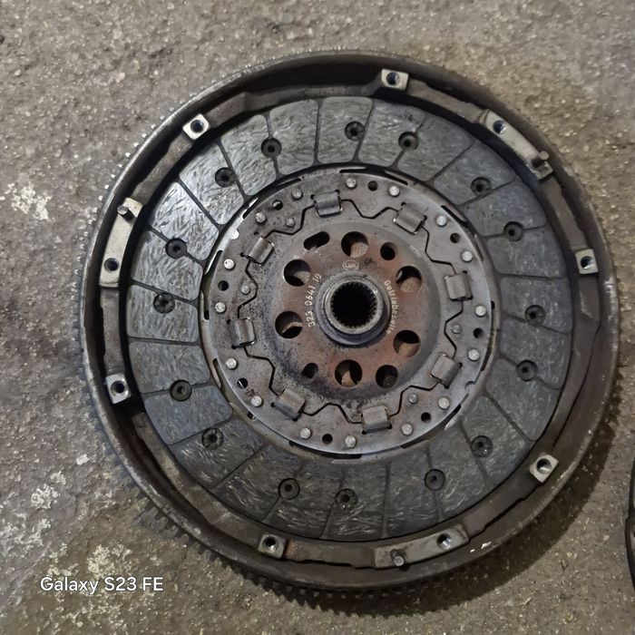 Съединител с маховик  комплект