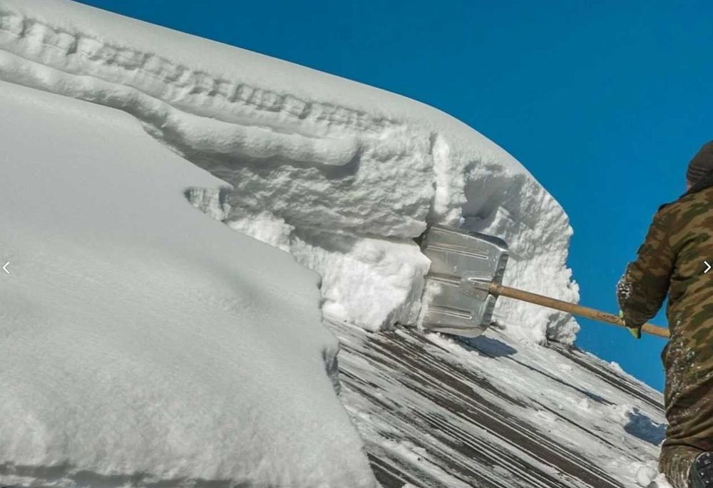 чистка снега с крыш