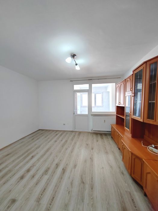 Proprietar vand garsoniera în Lapus - etaj intermediar