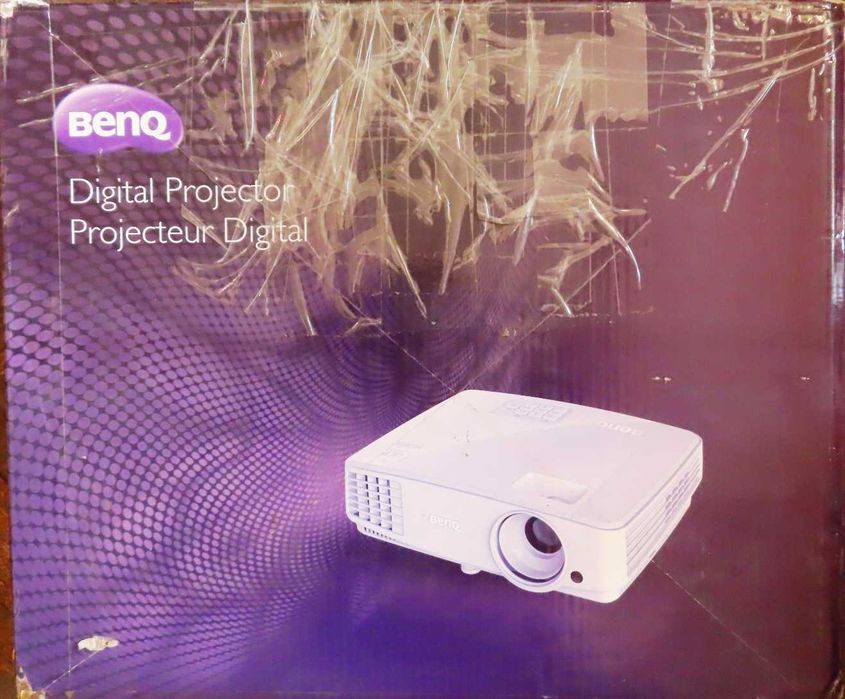 videoproiectoare BenQ MX815, MW820, MX819