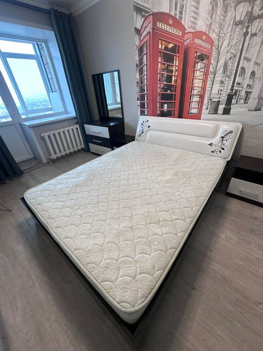 Продам спальный гарнитур