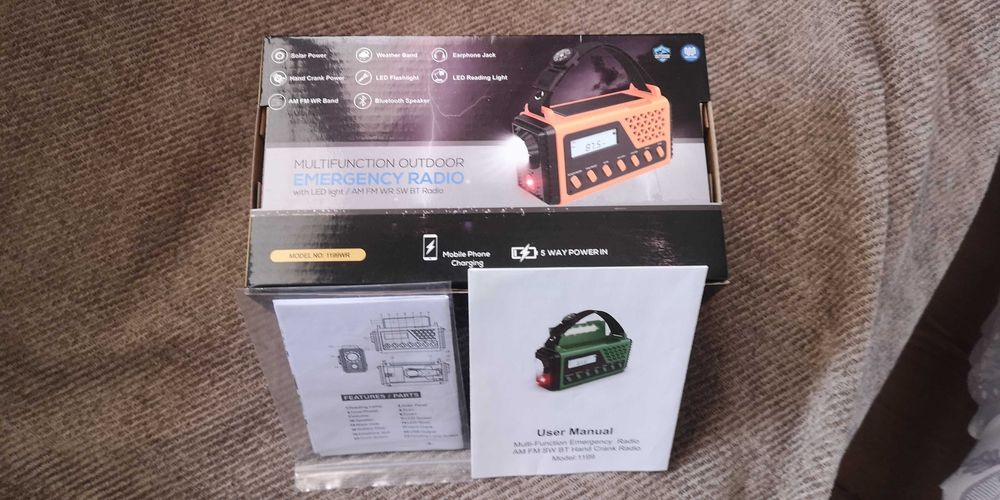 Мултифункционално радио с Bluetooth и 5 вида зареждане