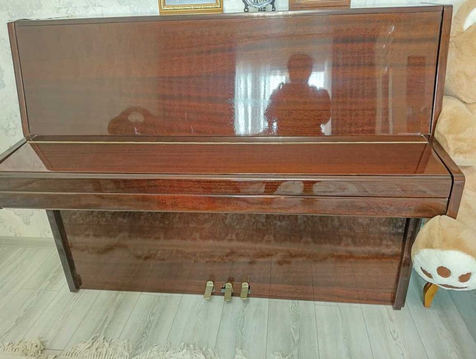 Пианино (Piano) RIGA 3 педальный в отличном состоянии