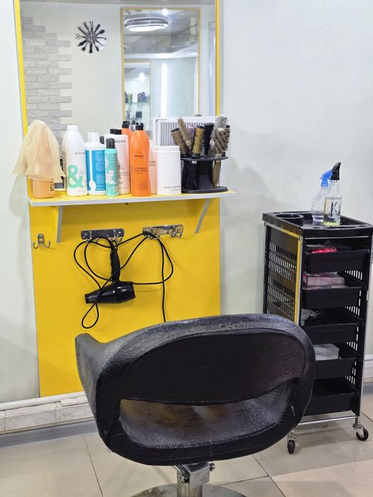 Сдаётся место для парикмахера