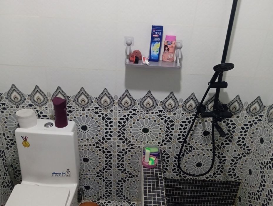 Продаётся дом. Янги у́нкургон. 2 сот. 4 хона, кухня-сталовая. 105.000