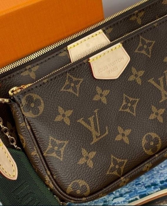 Geanta Louis Vuitton 3 în 1,feronerie metalica, super model, saculet