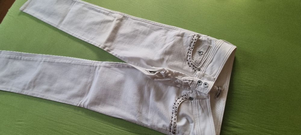 Blugi firma de top prețuri fără concurență