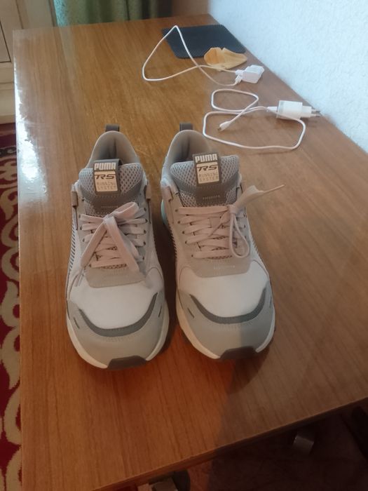 Кроссовки! Фабричный !Стильно смотриться! 42-размер!