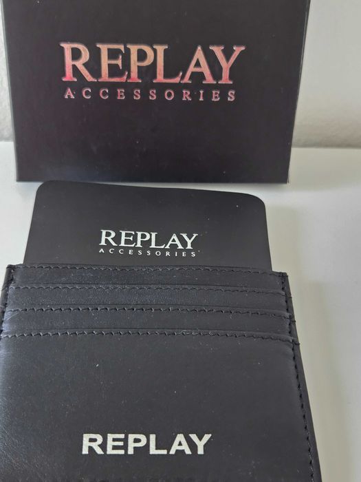 Портфейл, картелеро Replay