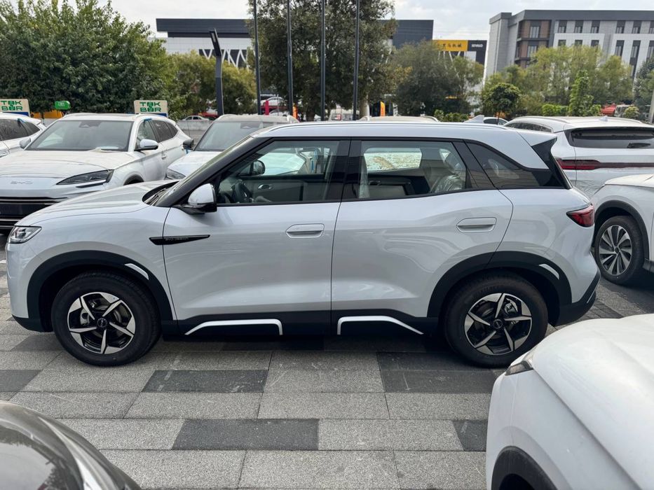 BYD Yuan Up Юань АП black черный кора qora 2025