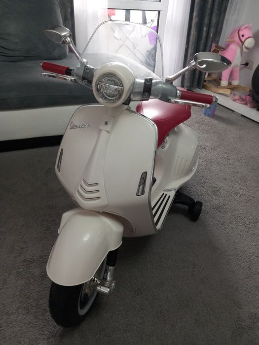 Scuter / motocicleta electrica copii, Piaggio vespa
