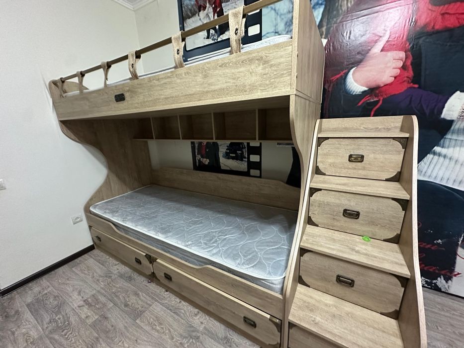 Двухспальная кровать