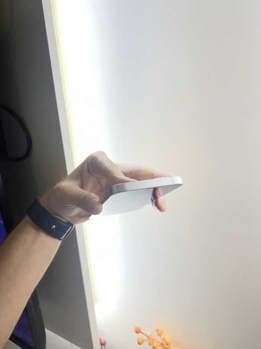 Продам IPhone 13 128gb