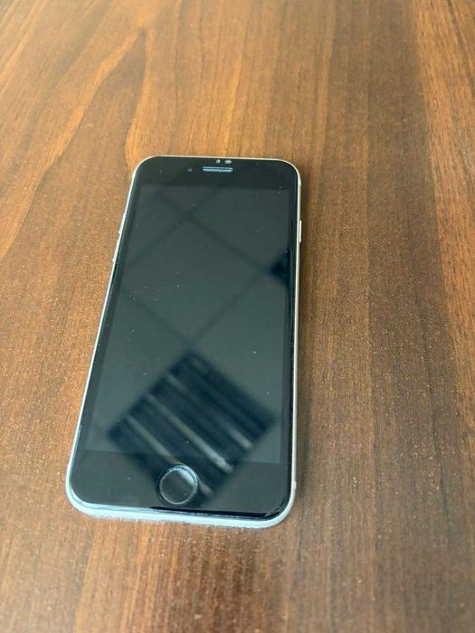 Iphone SE (2022 г.) - 3-го поколения