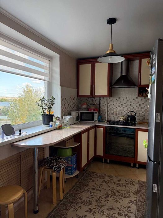 Продам 4 комн квартиру