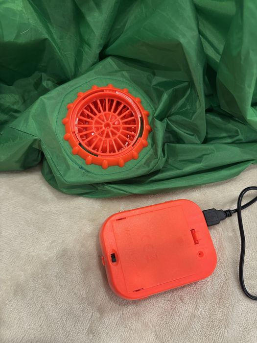 Продам новый праздничный надувной костюм