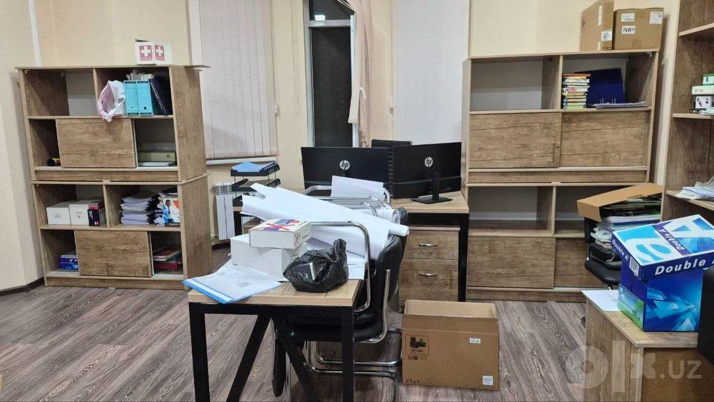 Продаю все из офиса комплектом (мебель, оргтехника, прочее). Детали: