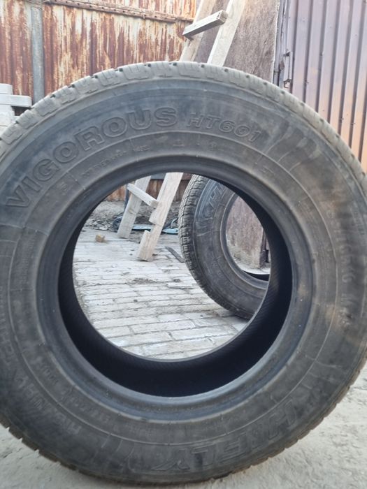 Покрышка 235 70 R16