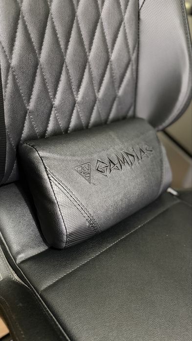 Продам игровое кресло Gamdias