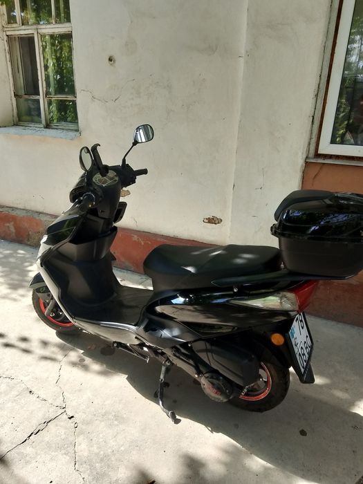 Продам скутер в харошам стояние