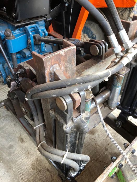 Vând troliu forestier în tiranti tractor UTB 445