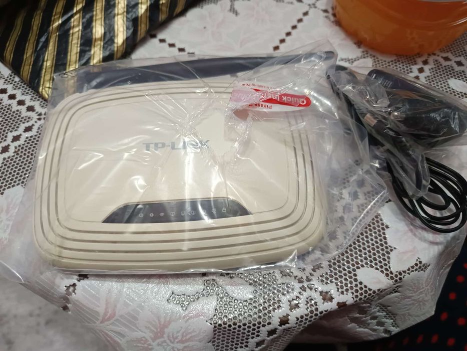 Два броя рутери  за интернет  TP-LINK