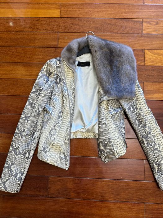 Geaca de piton cu guler de nurca